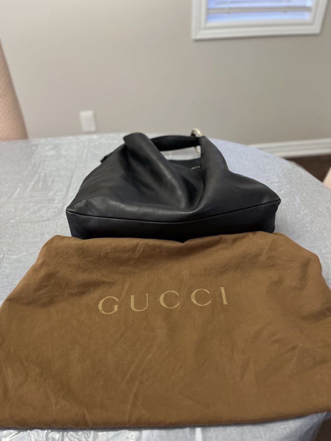 Authentic Gucci Leather Shoulder Bag - photo 3