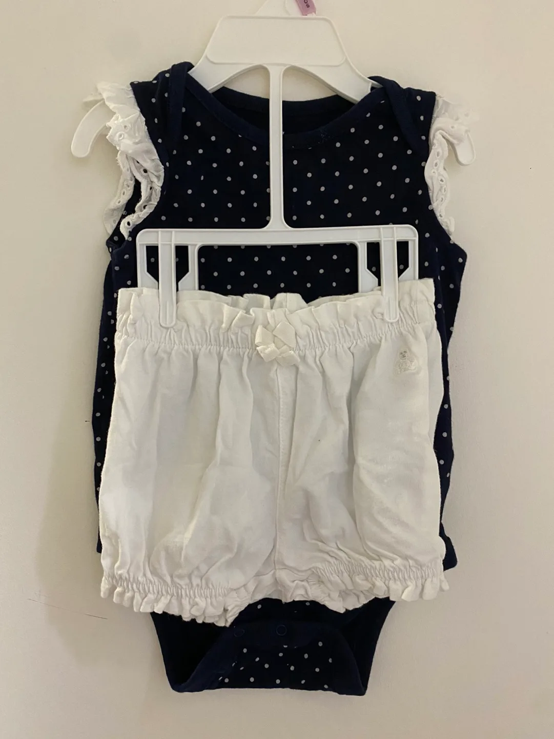 Baby Gap 12-18 month bodysuit and bloomers set thumbnail