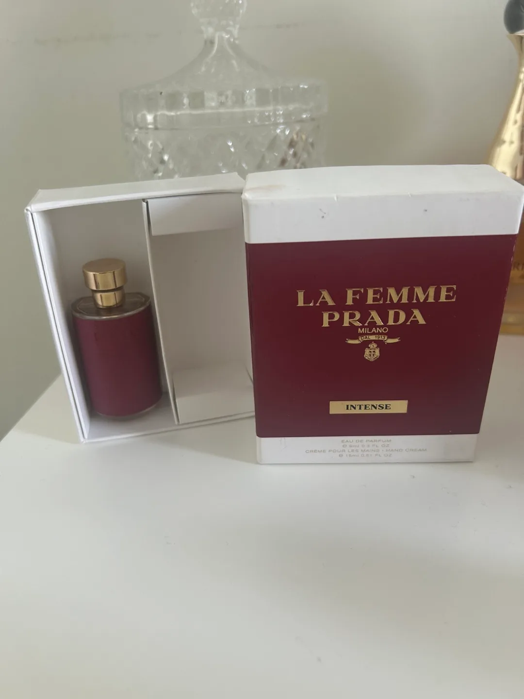 Prada La Femme Intense EDP image indicator(3)