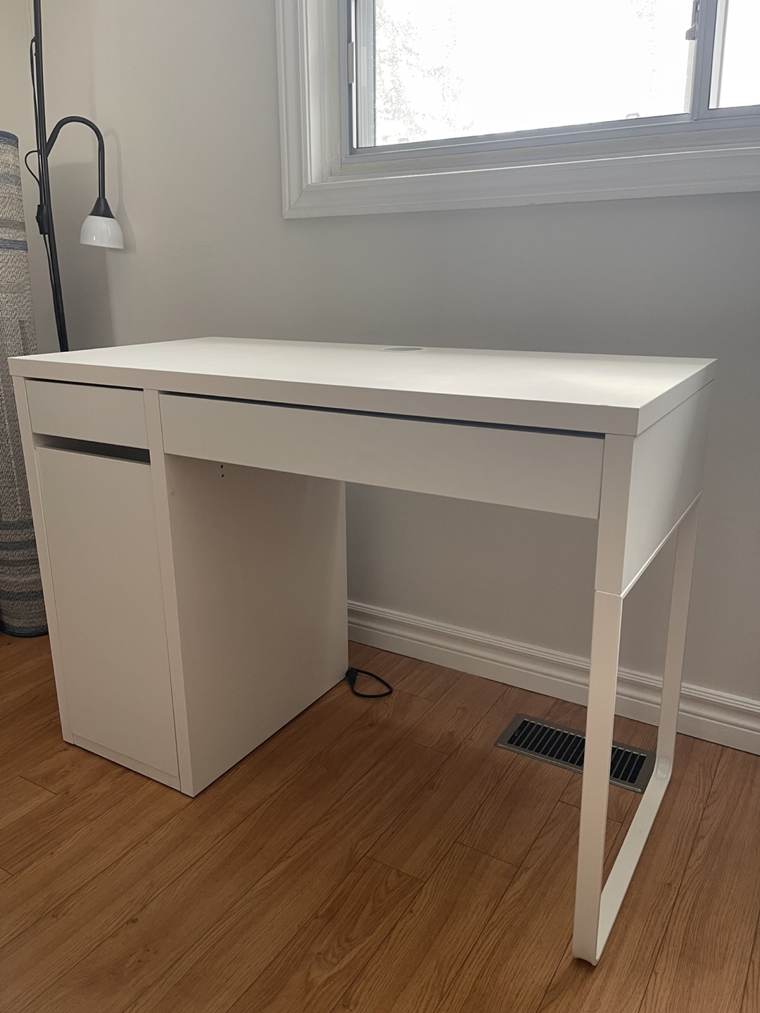 IKEA MICKE Desk - White - photo 5