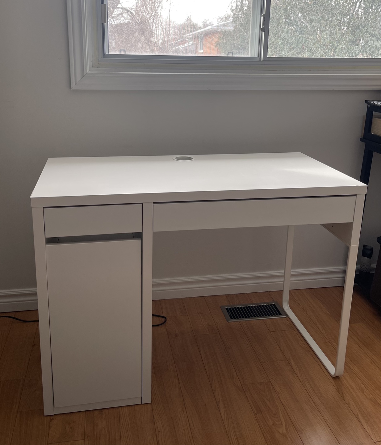 IKEA MICKE Desk - White - photo 4
