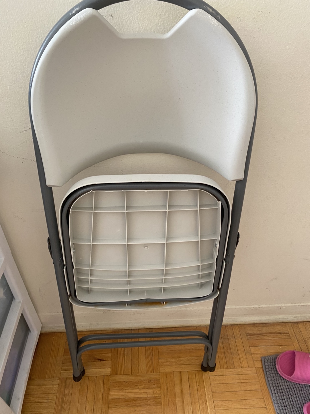 White Folding Chair - photo 2