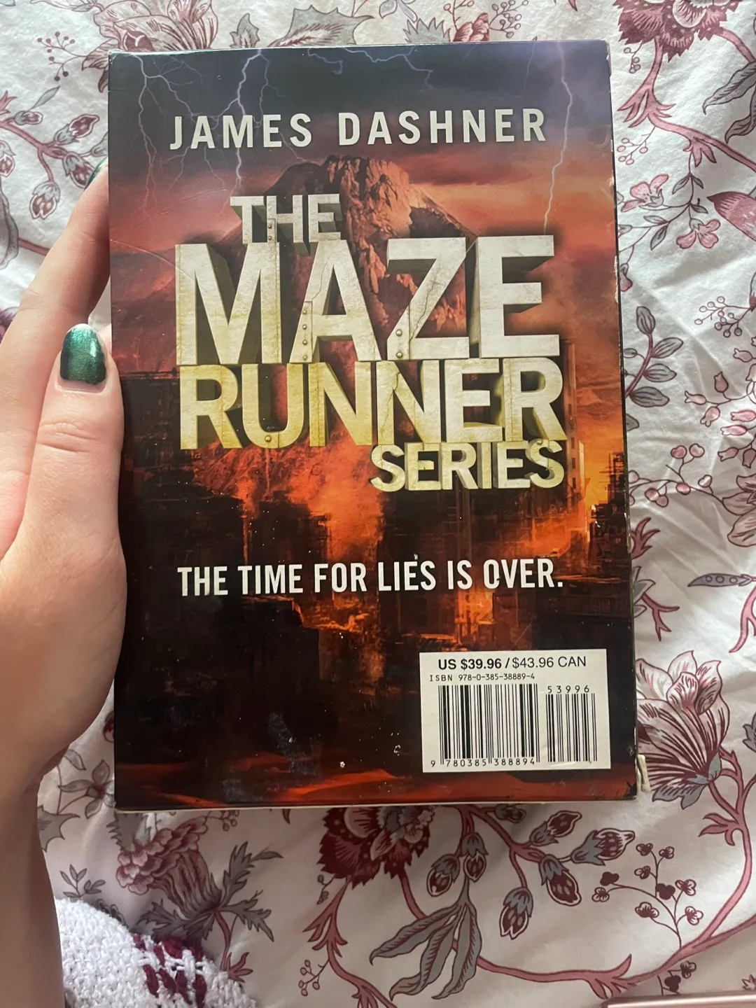 The Maze Runner Series Box Set by James Dashner image indicator(2)