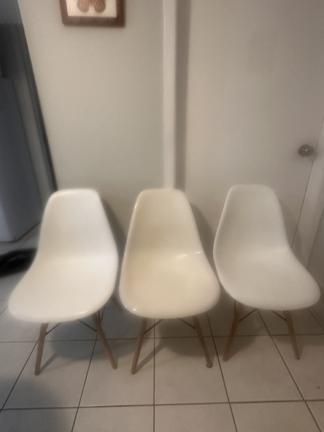 Set of Three White Plastic Dining Chairs with Wooden Legs - photo 2