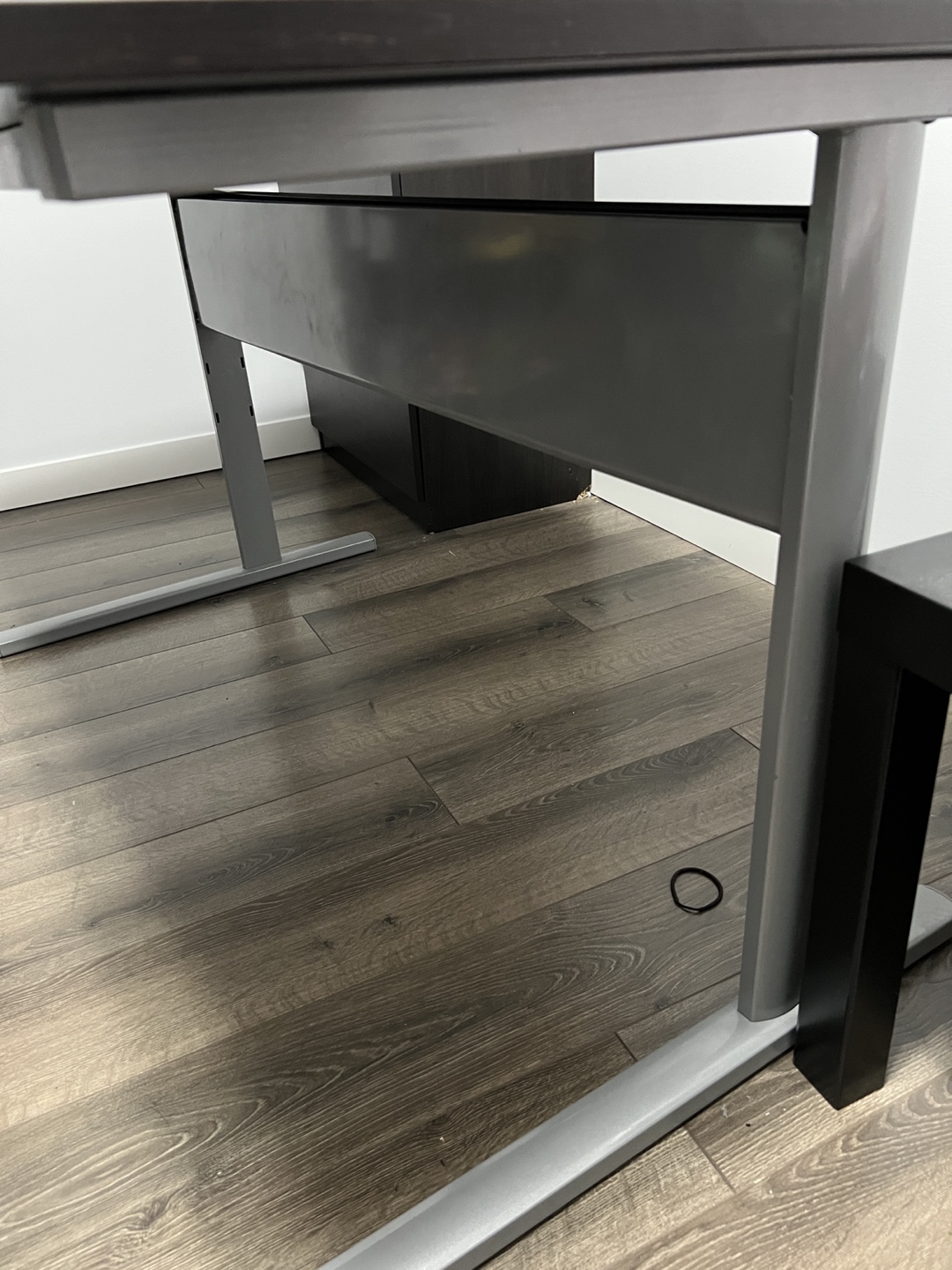Office desk - photo 5