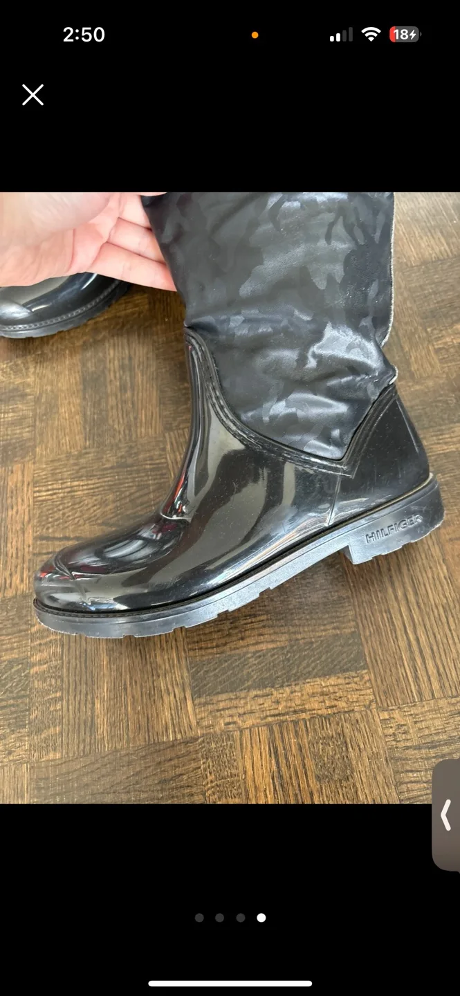 Tommy Hilfiger Black Camo winter Boots image indicator(4)