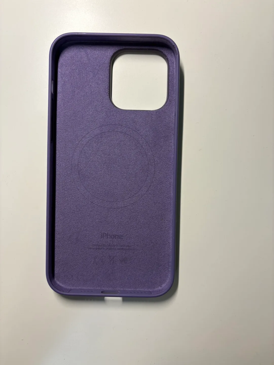 Purple iPhone 14 Pro Max Silicone Case image indicator(2)