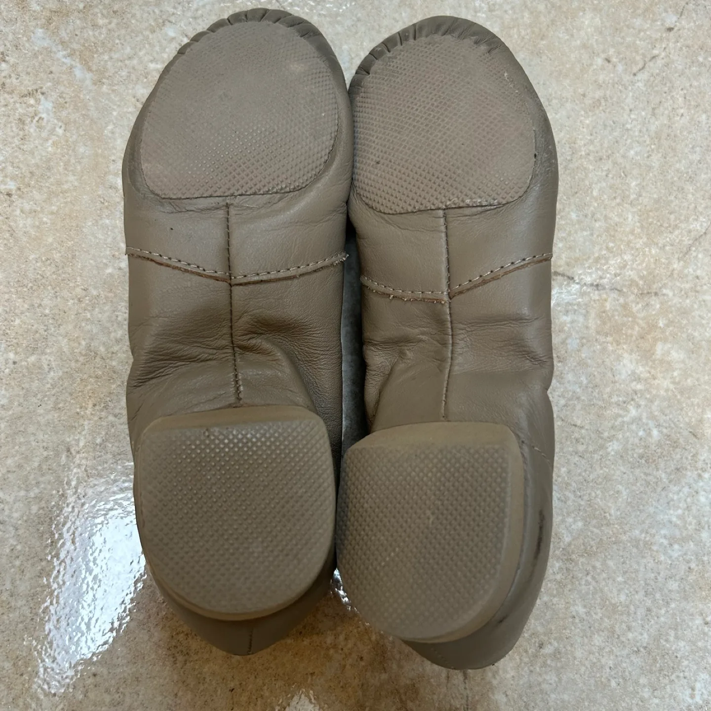 Capezio Beige Tan Jazz Dance Shoes (Size 3M) image indicator(2)