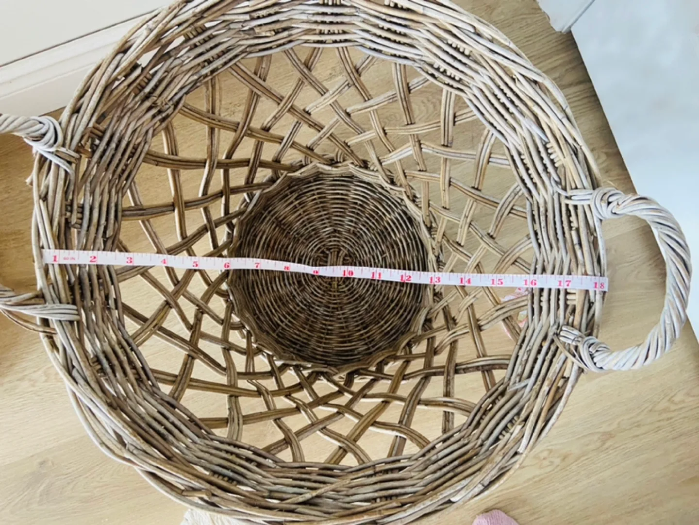 Handmade Woven Wicker Basket image indicator(5)