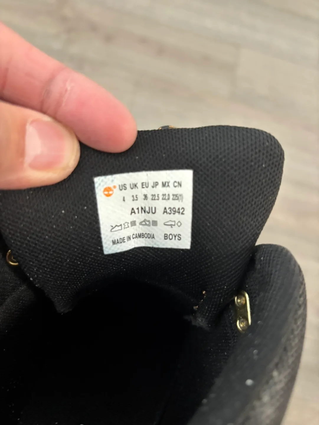 Timberland Boys' Boots Size 4 image indicator(2)