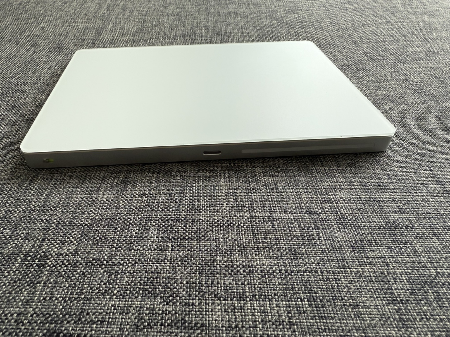 [Used] Apple Magic Trackpad (Lightning) - White Multi-Touch - photo 3