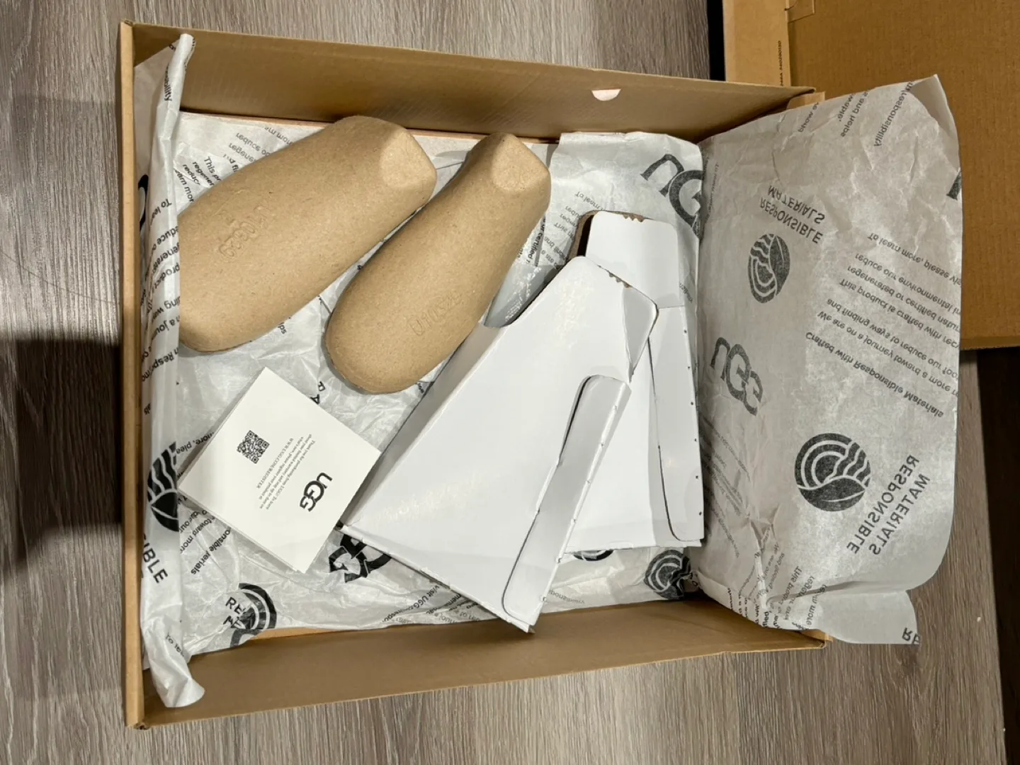 UGG Classic Mini Boots - Size 7 - Chestnut image indicator(7)