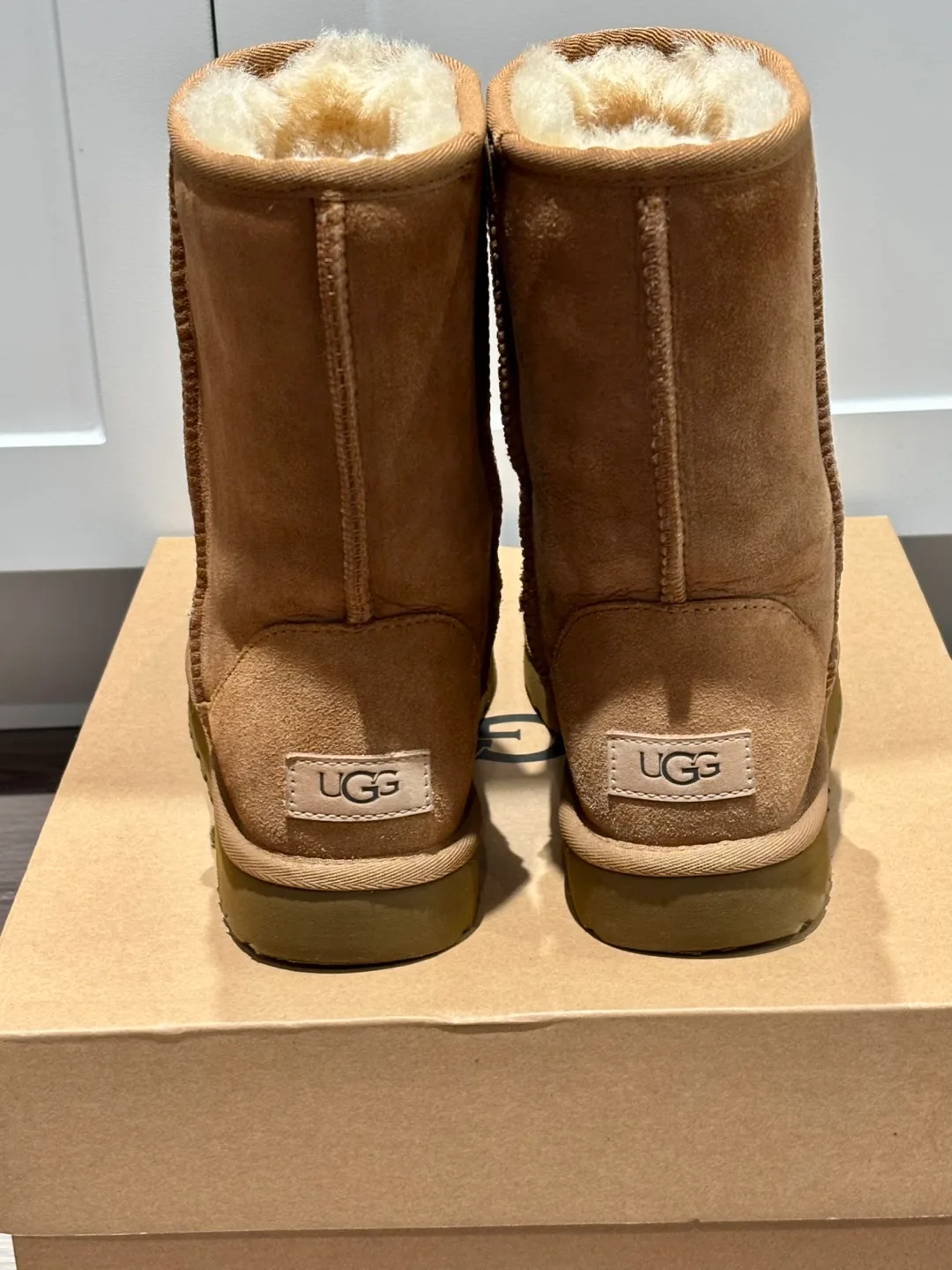 UGG Classic Mini Boots - Size 7 - Chestnut image indicator(3)