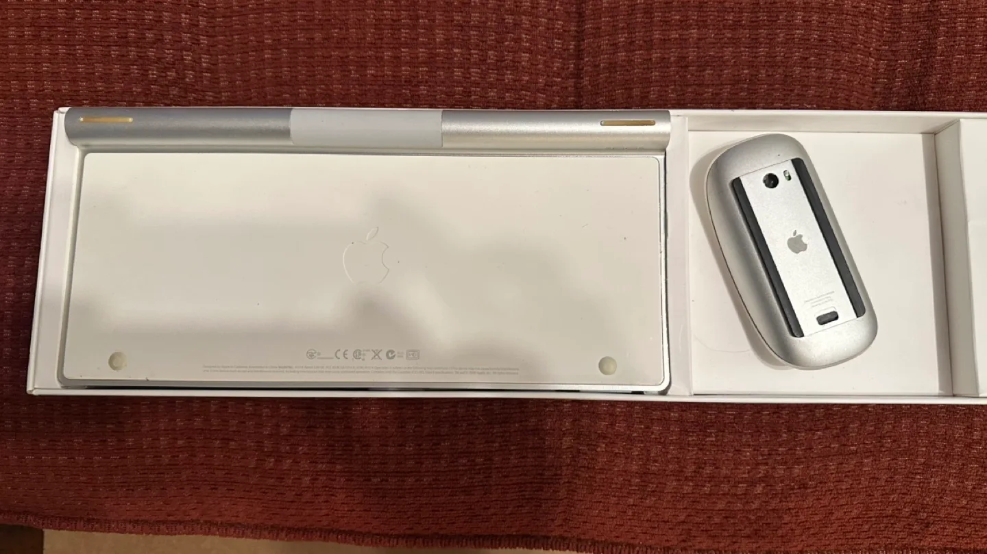 Apple Wireless Keyboard and Mouse Combo image indicator(2)