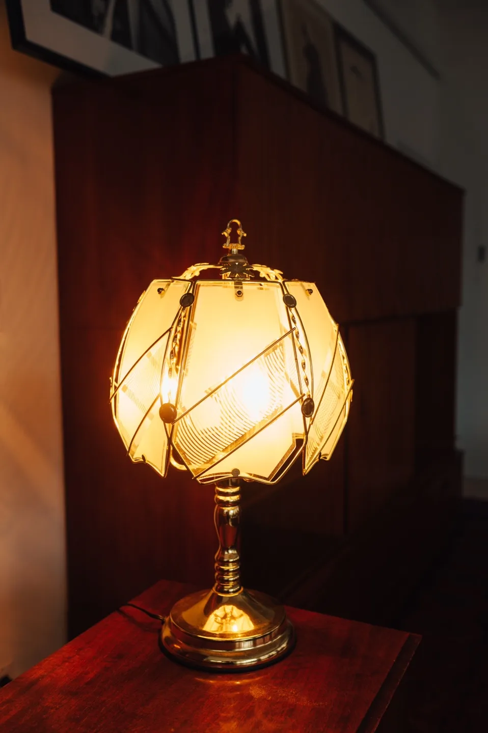 Hollywood Regency Glass/Brass Tulip Lamp ✨ thumbnail