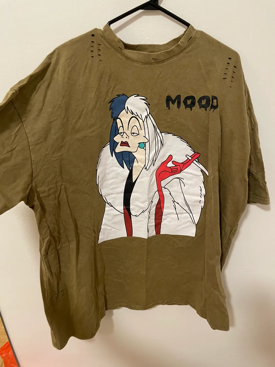 Cruella De Vil Graphic Tee - Size L image indicator(2)