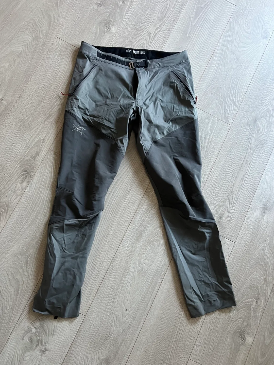 Arc'teryx Men's Hiking Pants - Size M/M thumbnail