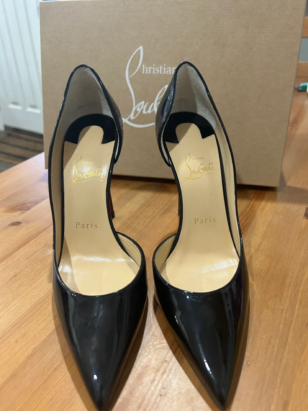 Christian Louboutin image indicator(3)