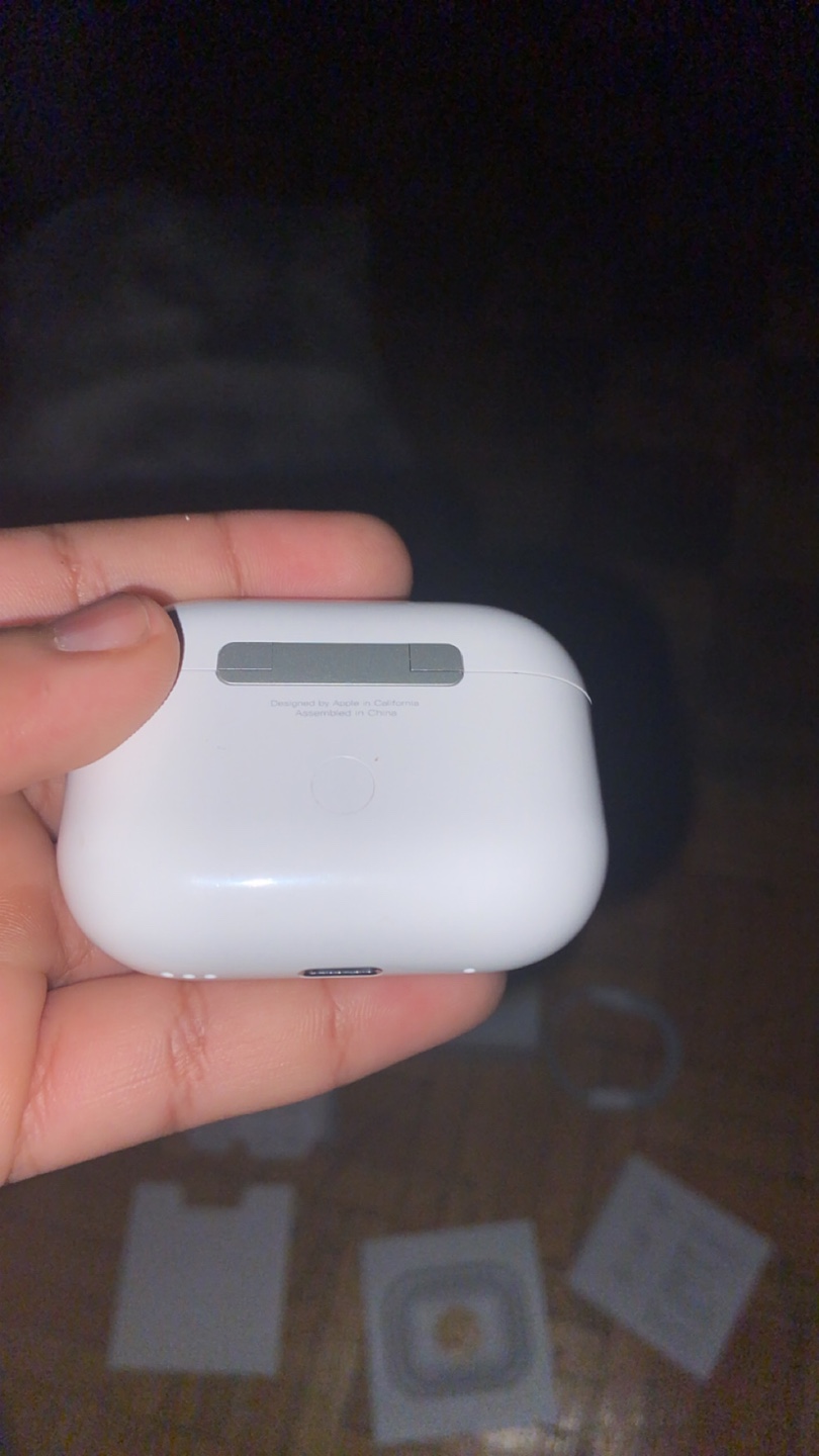 Apple AirPods 2nd Generation with Charging Case - Brand New - photo 5