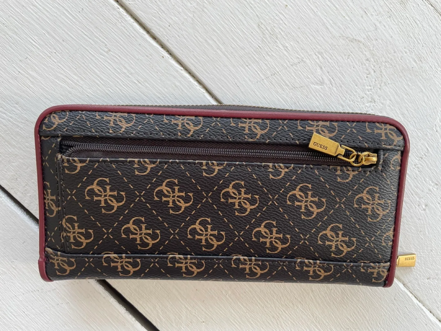 Large Guess Wallet! image indicator(2)
