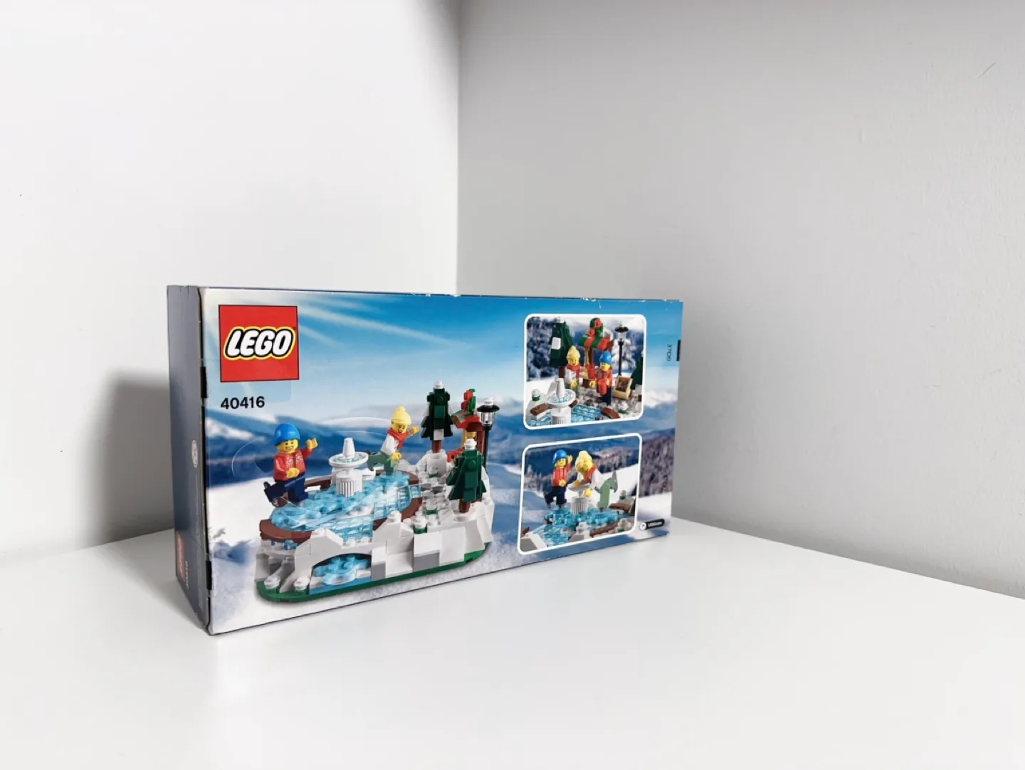 LEGO 40416 Winter Village Ice Rink - New in Box image indicator(2)