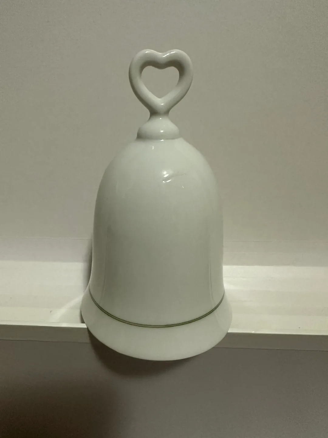 Beautiful vintage ceramic bell (cute Valentine’s Day gift) image indicator(2)