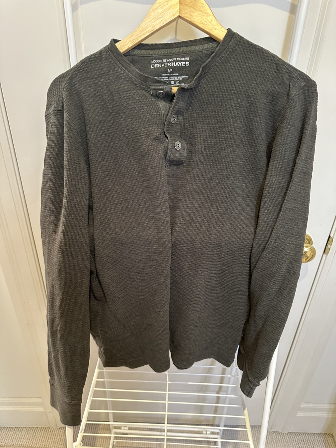 Men's Size S Long Sleeve Shirt