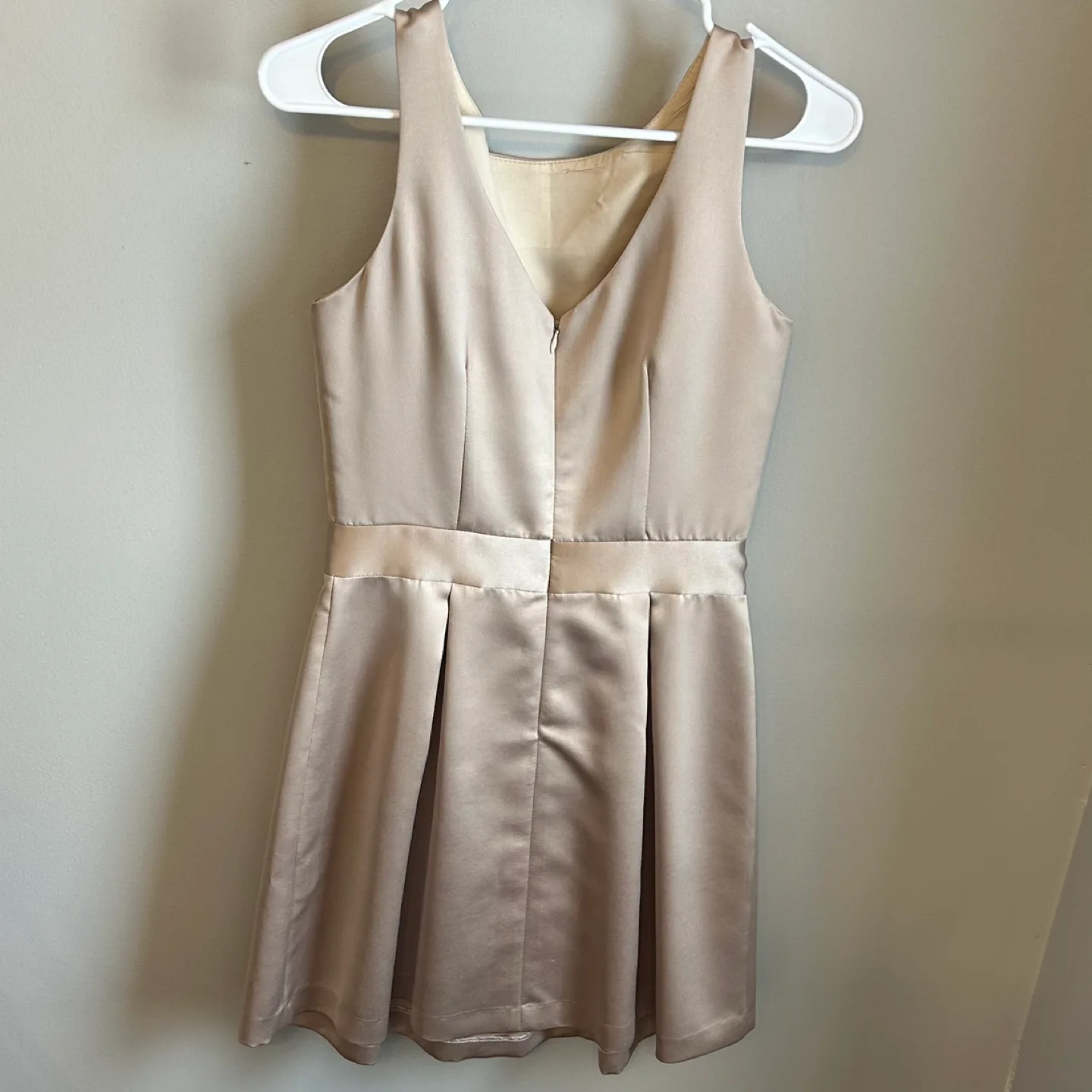 Le Chateau Vintage 1996 Sleeveless Fit Flare Satin Dress Size 5 image indicator(5)