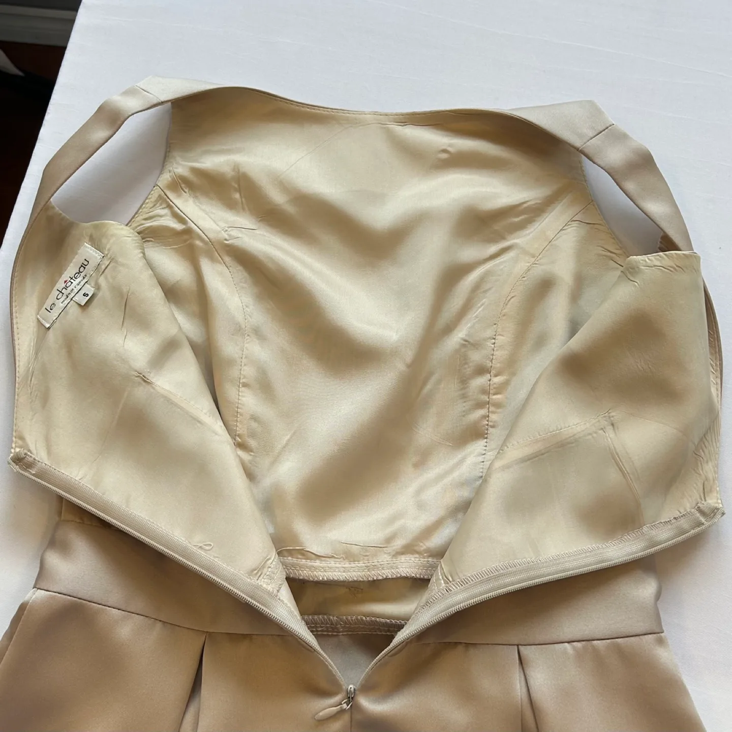 Le Chateau Vintage 1996 Sleeveless Fit Flare Satin Dress Size 5 image indicator(10)