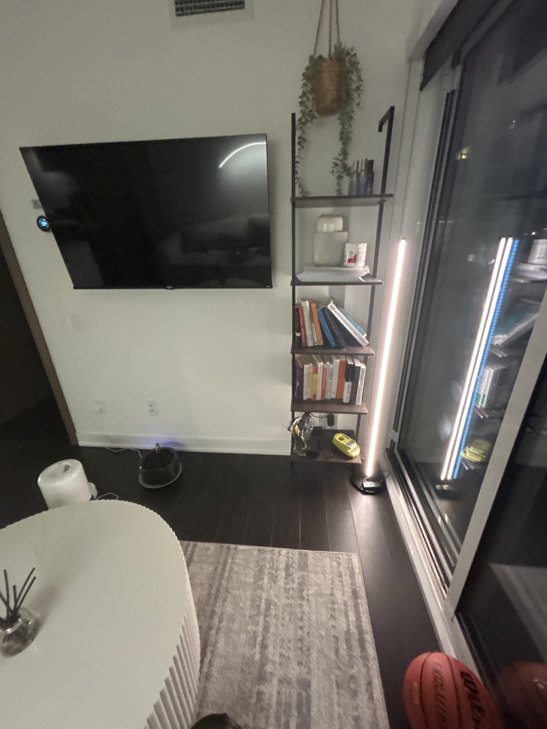 Sleek Modern Floor Lamp