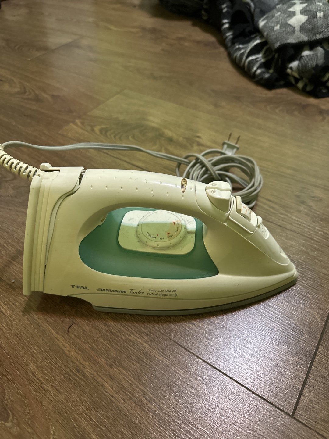 T-FAL Ultrglide Turbo Iron
