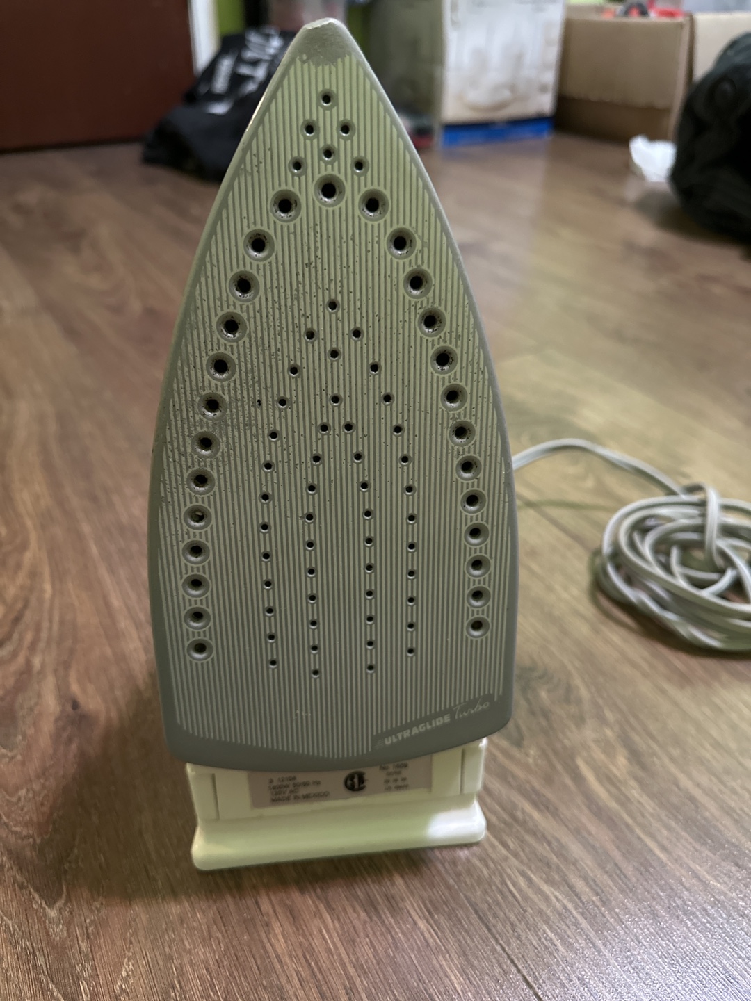 T-FAL Ultrglide Turbo Iron - photo 3