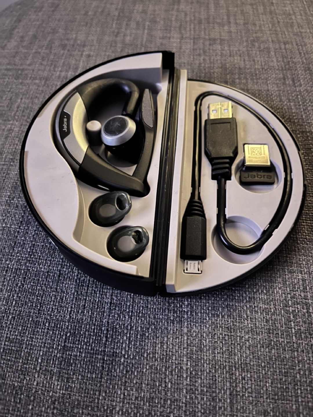 Jabra Motion UC+ USB Bluetooth Headset with Travel kit