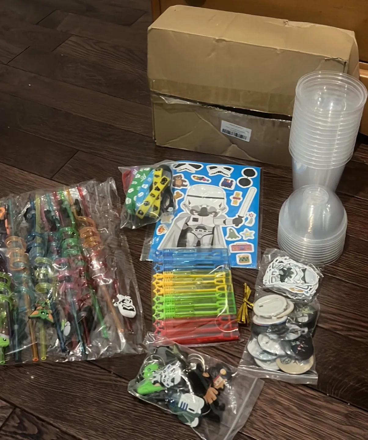 Party Favour Bundle - Star Wars & More! image indicator(2)