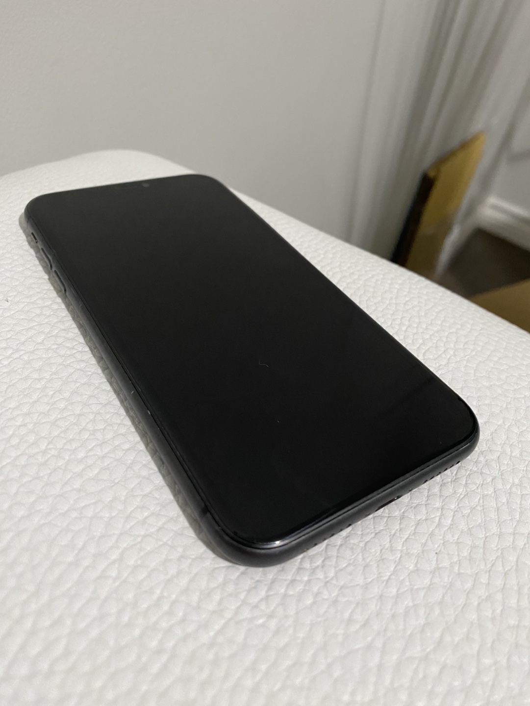 iPhone 11 - photo 2