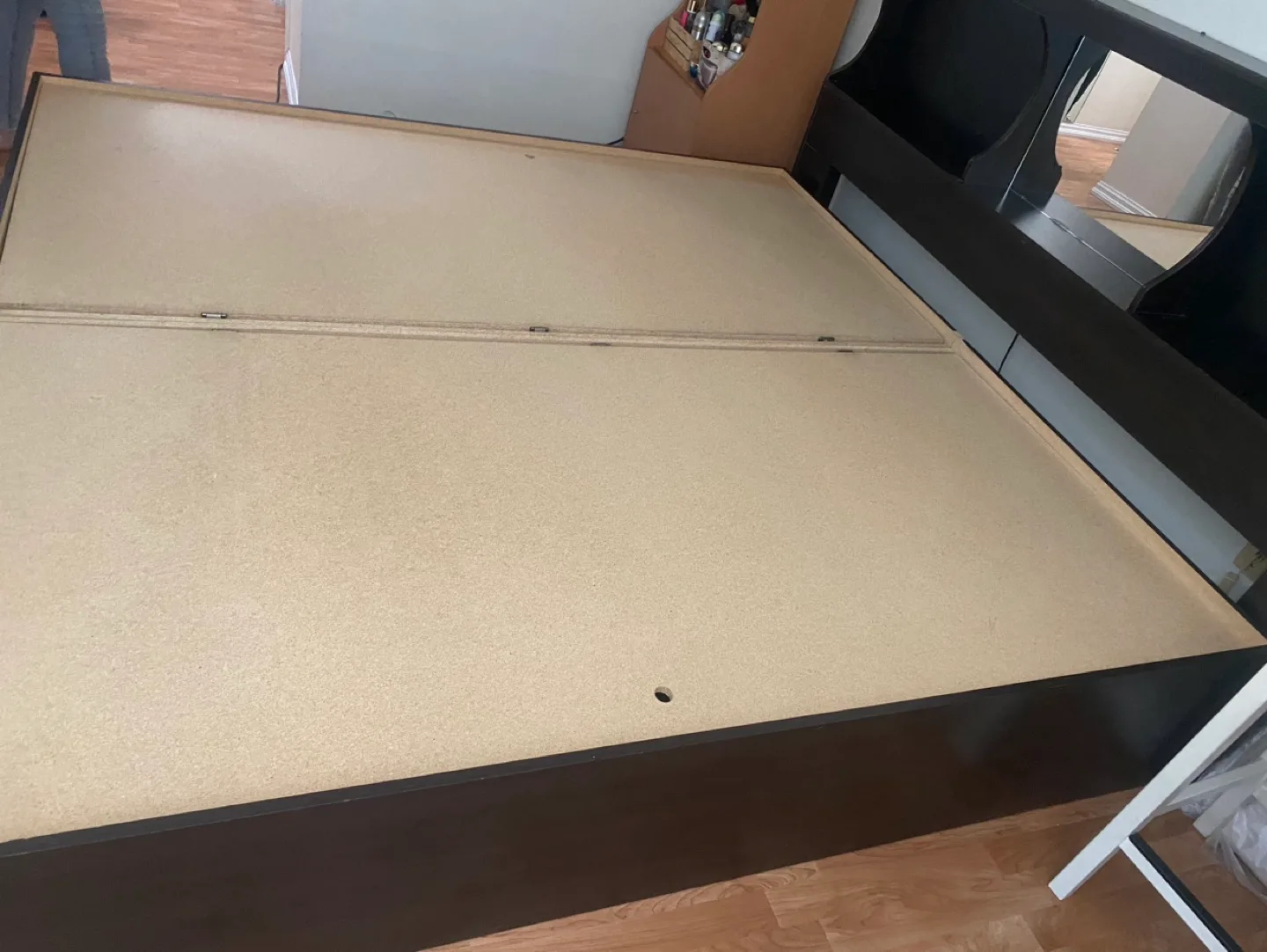 King size bed image indicator(2)