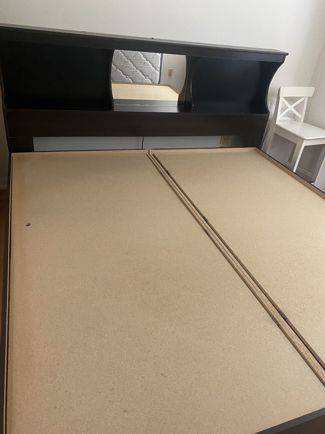 King size bed - photo 3