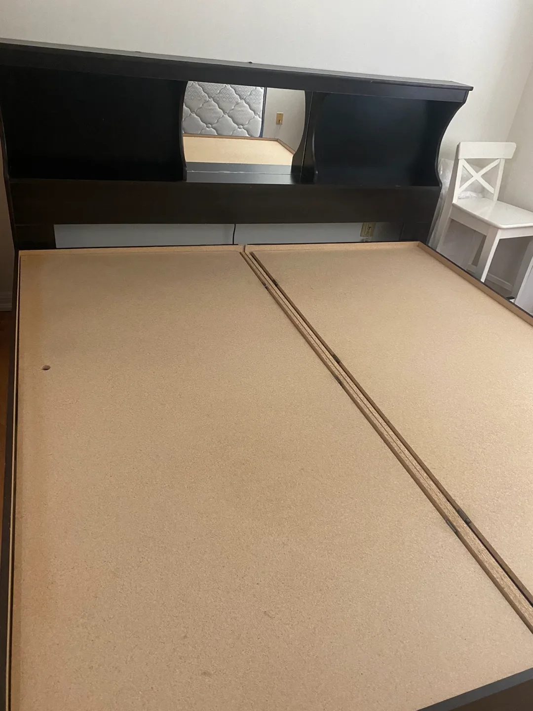 King size bed image indicator(3)