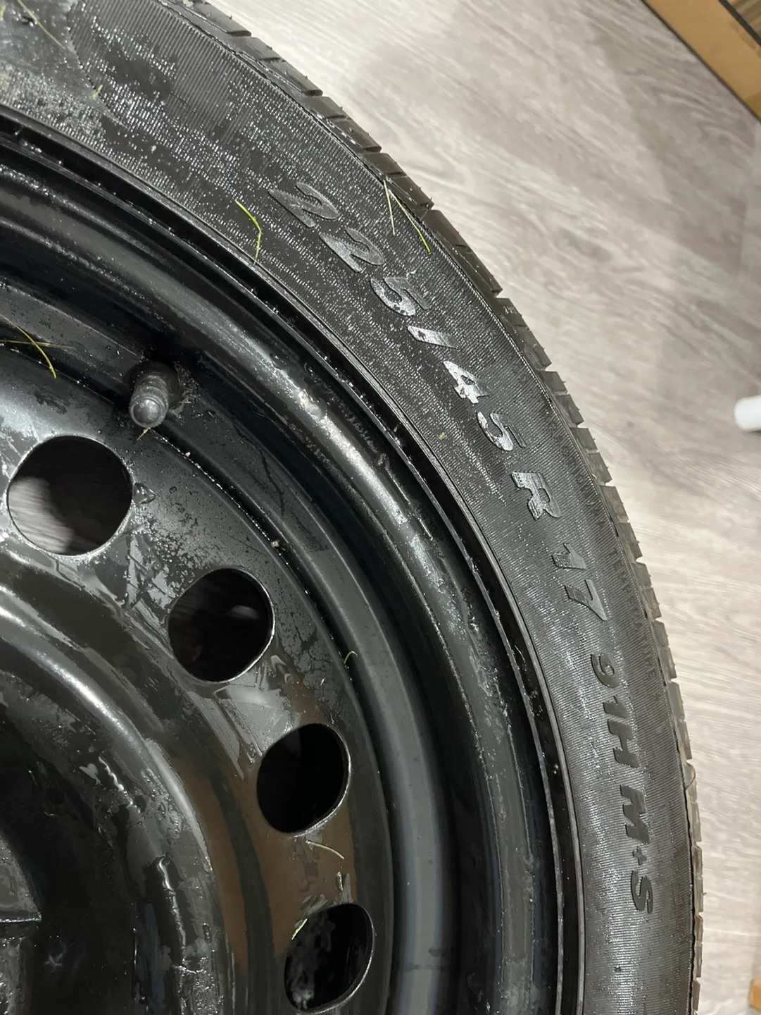 1 brand new Black Rim + free brand new tire image indicator(10)