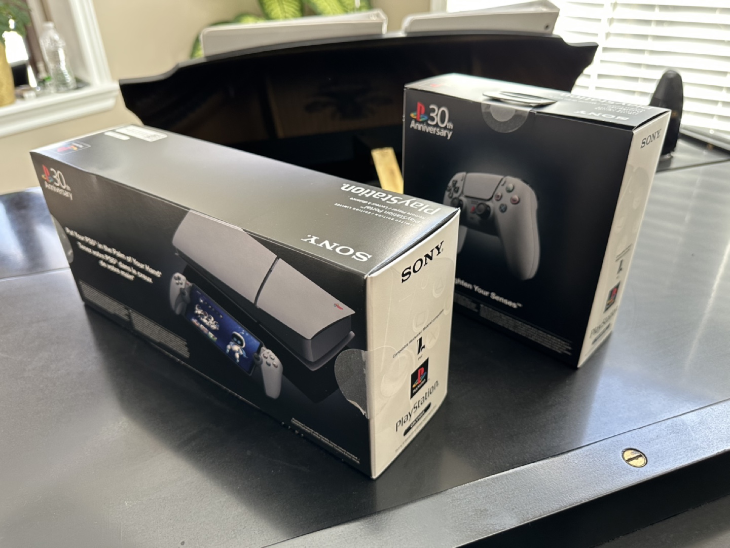 PS5 30th Anniversary Portal and controller (price in desc) - photo 2