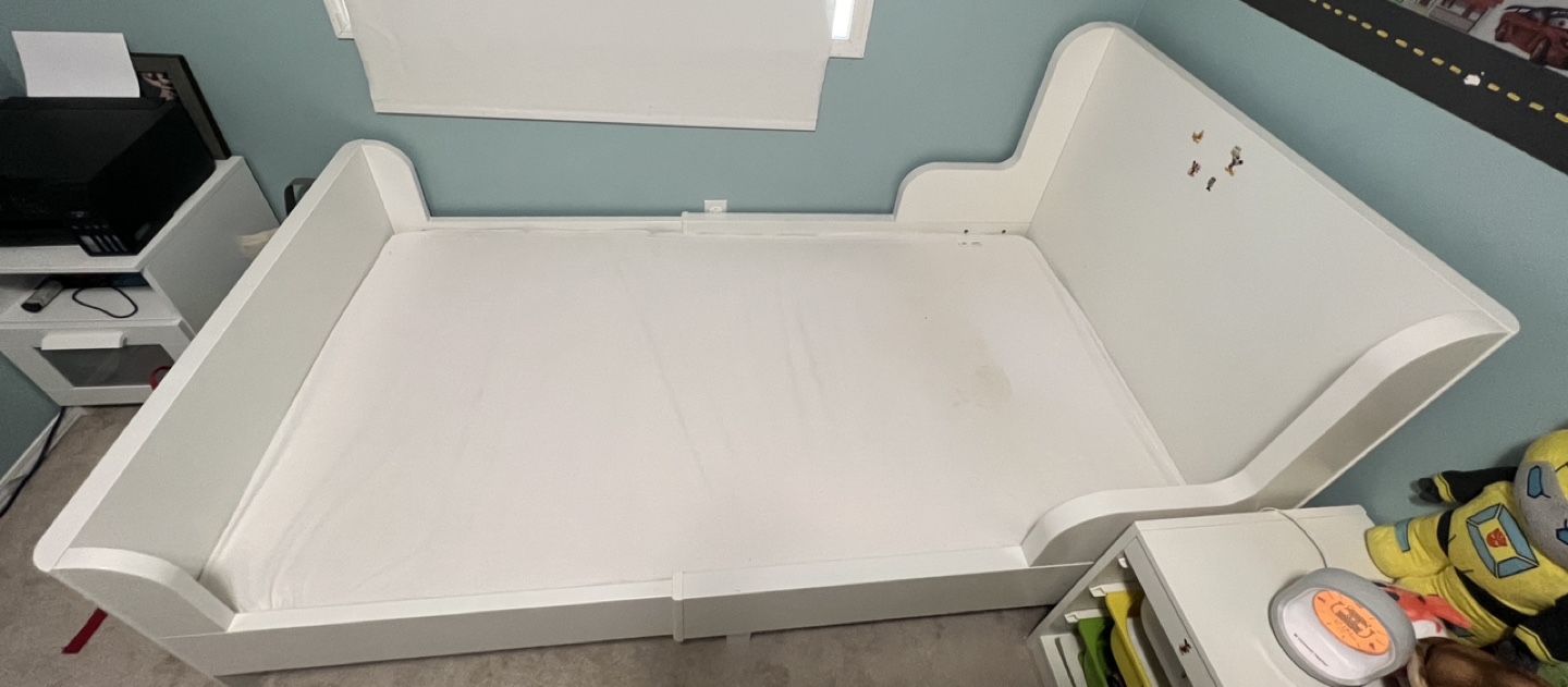 White Toddler Bed with Headboard and with mattress - photo 5
