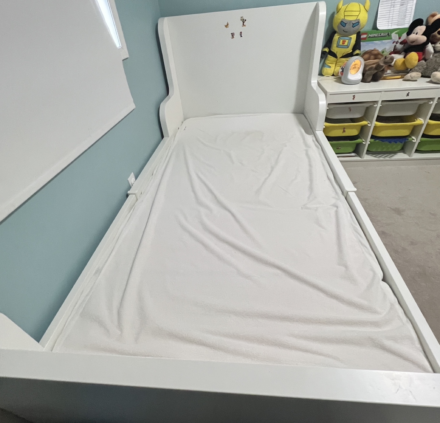 White Toddler Bed with Headboard and with mattress - photo 3