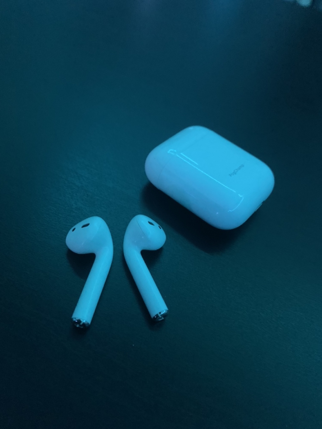 Apple AirPods Gen 1 | Sanitized and Cleaned