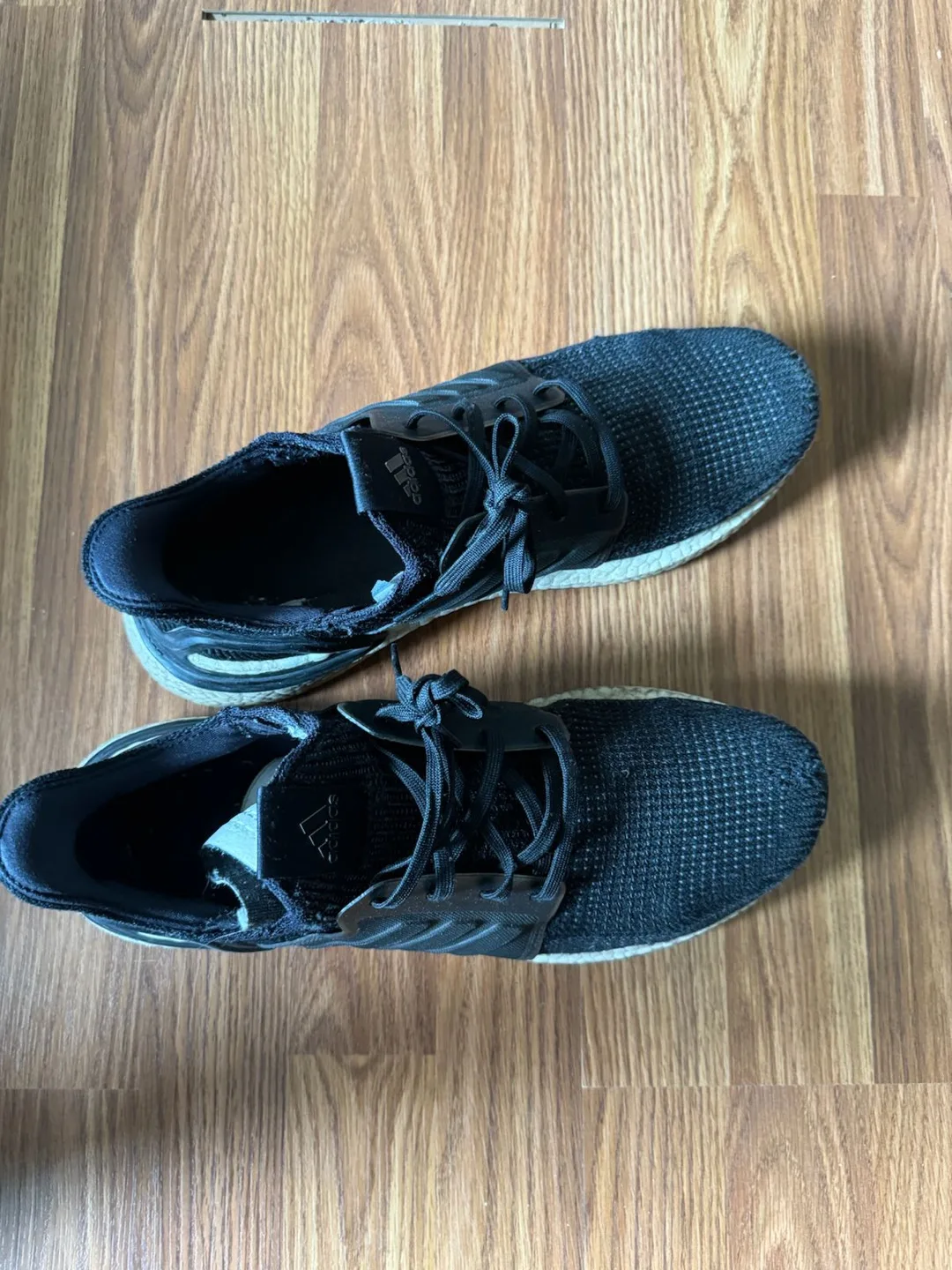 Adidas ultraboost sneakers shoes US 11.5 image indicator(2)