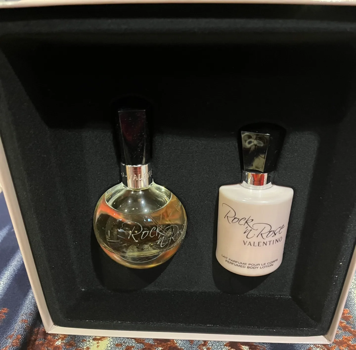 Valentino Rock'n Rose Perfume Gift Set image indicator(2)