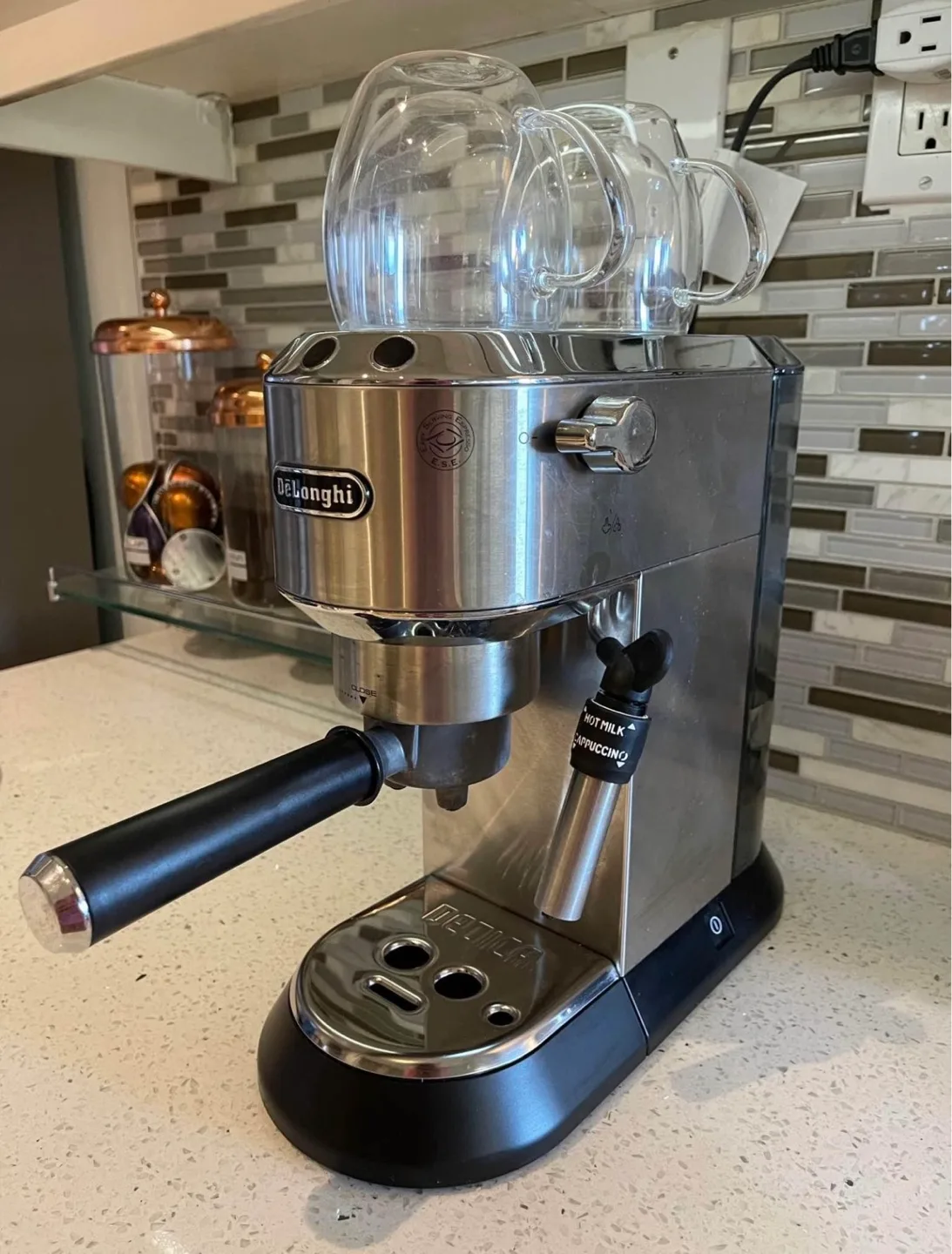 DeLonghi Dedica Style EC685 Espresso Machine image indicator(2)