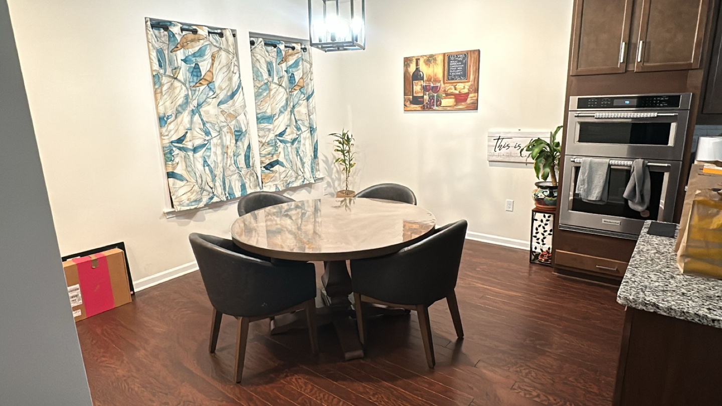 Round Dining Table with Four Chairs - photo 3