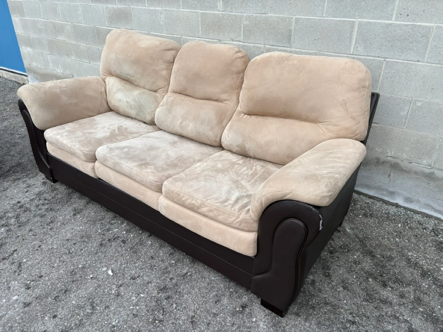 FREE DELIVERY• BEIGE 3 SEATER COUCH / SOFA  w/ LEATHER thumbnail