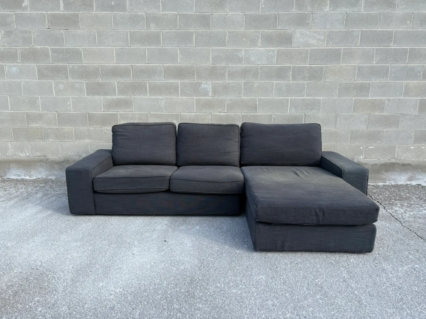FREE DELIVERY • GREY MODERN SECTIONAL COUCH / SOFA w/ CHAISE thumbnail