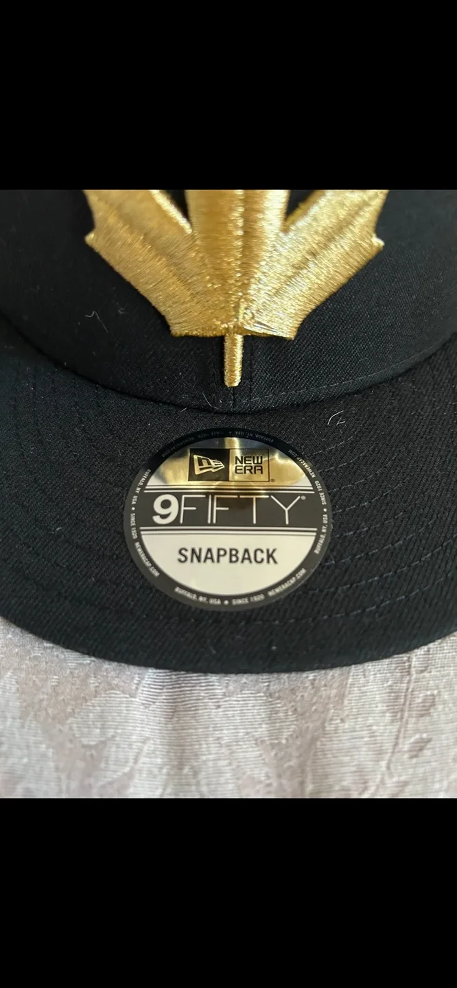 New Era 9Fifty Toronto Raptors Black & Gold Snapback Hat image indicator(2)